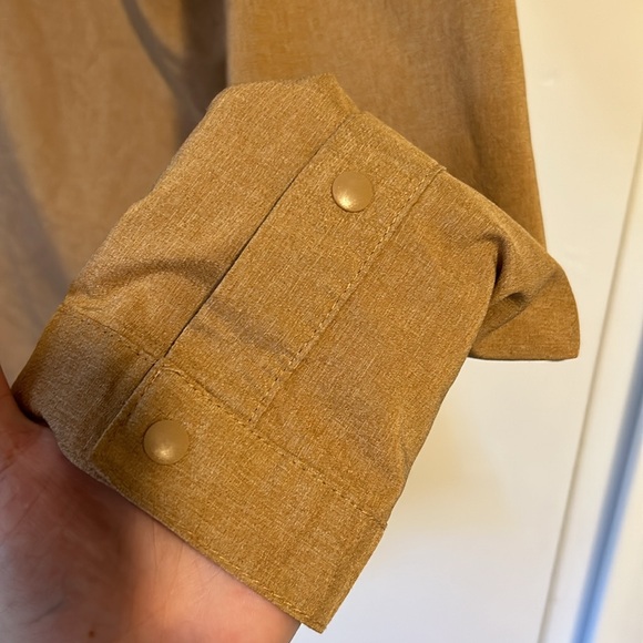 All in motion Medium button down shirt - Picture 4 of 6